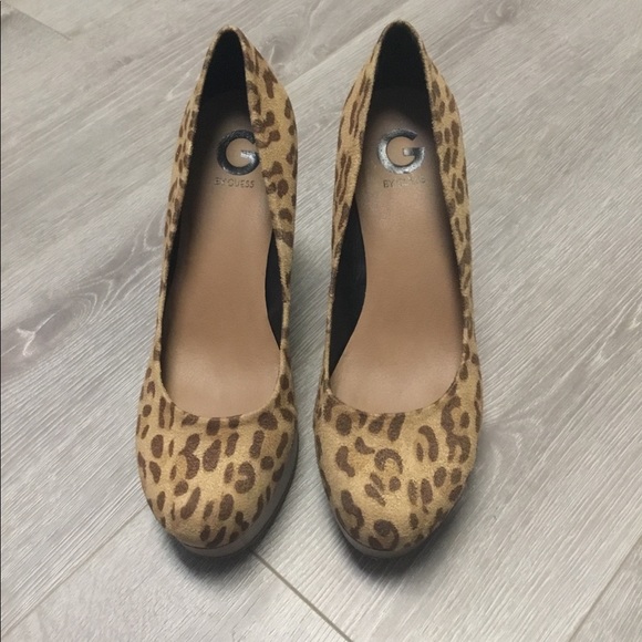 Guess cheetah print pumps - Picture 2 of 7